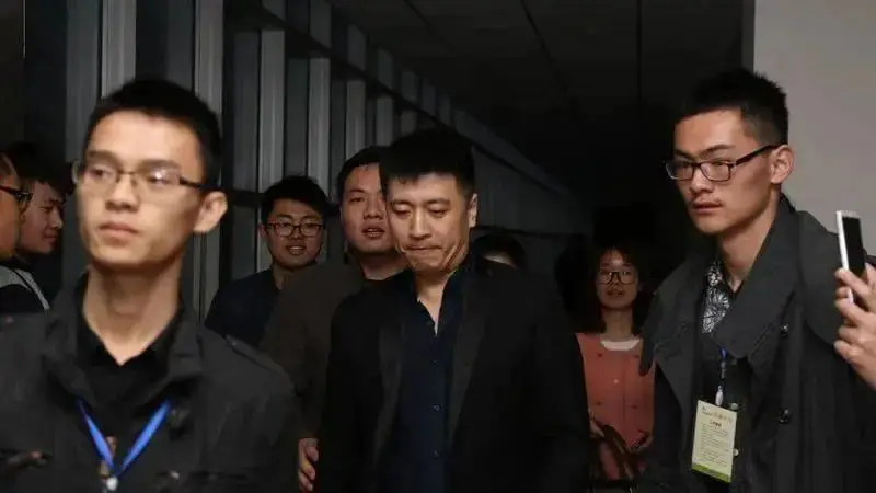 张雪峰与他的团队